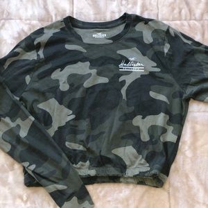 Camo hollister cropped long sleeve!